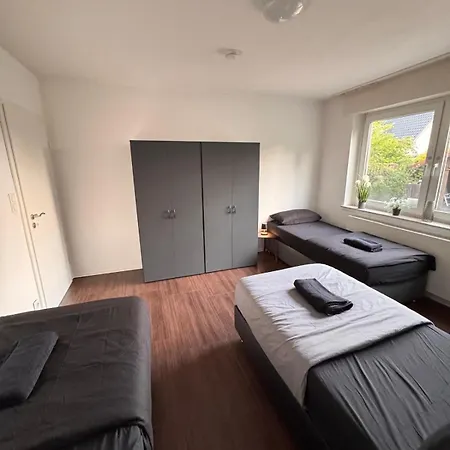 Exklusive Mit Schoenem Garten Und Blick Ins Gruene Apartment