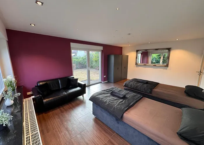 Exklusive Mit Schoenem Garten Und Blick Ins Gruene * Гютерсло